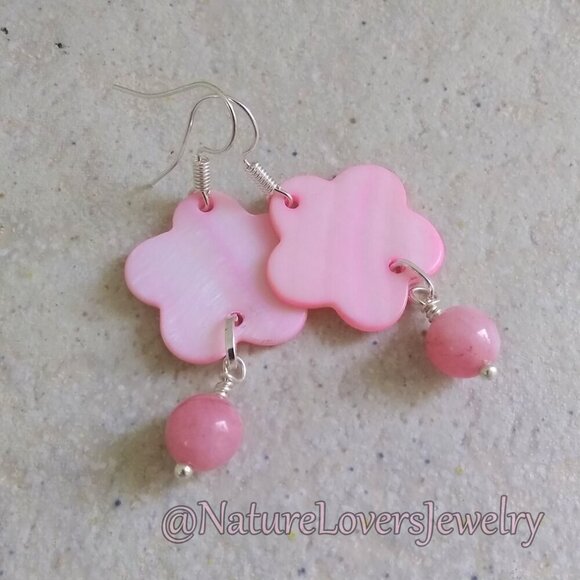 🍂🍁🍃 3/$25!  Feminine Girlie Flower Summer Earrings: Pink Shell + Pink Agate - Picture 3 of 9